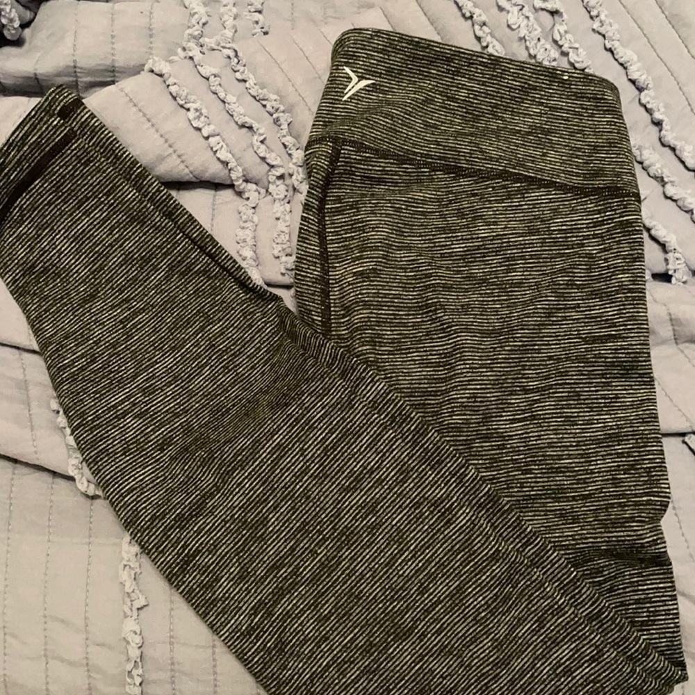 Old navy black stripe leggings